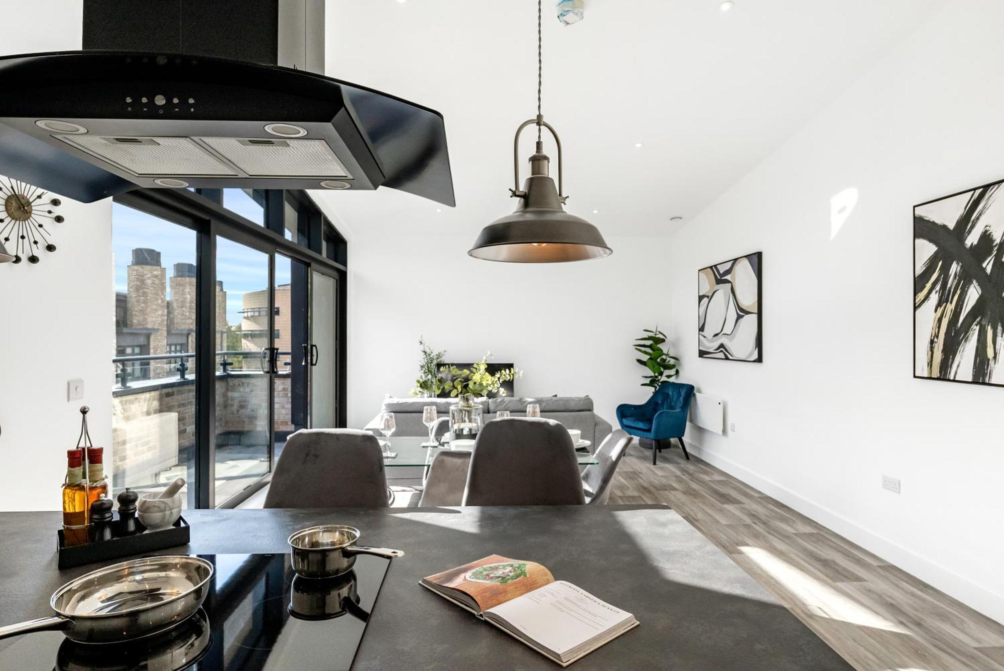 Tailored - Cambridge, Lacon House Apartment *